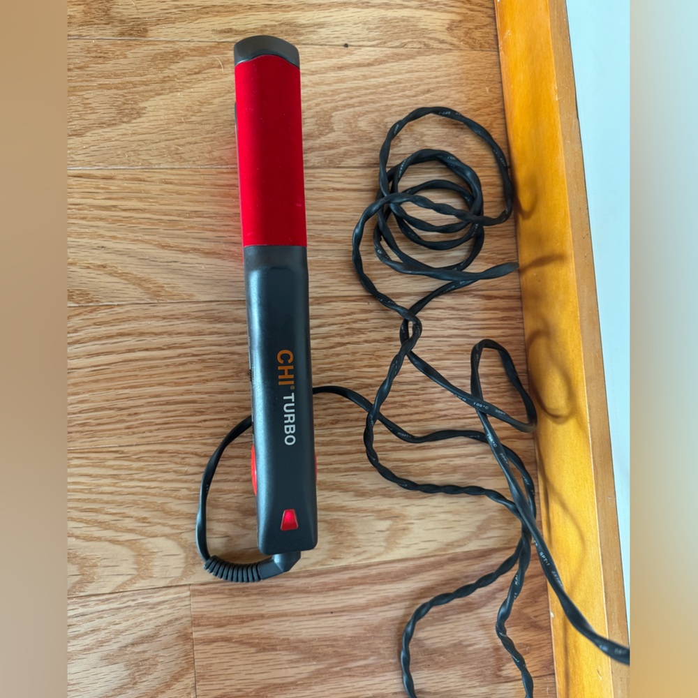 Chi Turbo Hair Straightener - Picture 2 of 9